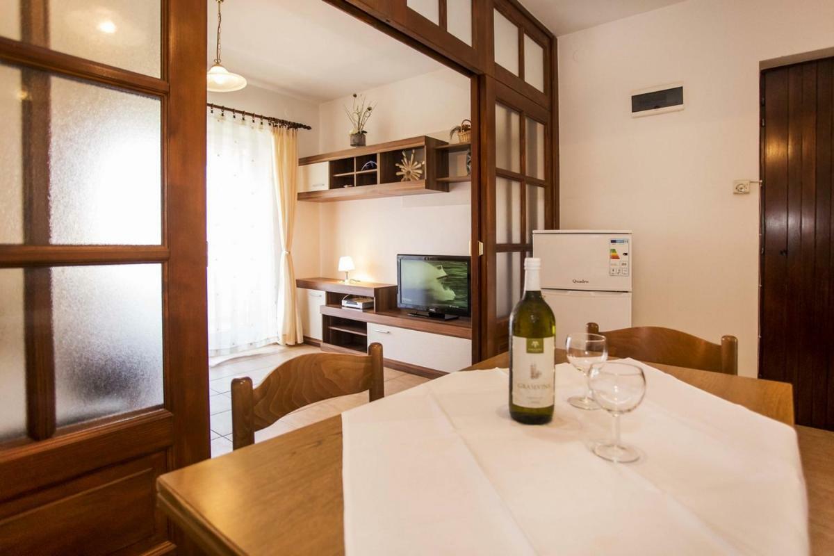 Apartment Matteo Ровинь Экстерьер фото